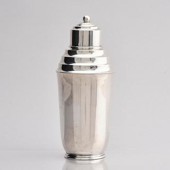 A silver cocktail shaker, mark of Nordisk silverkonst, Ramlösa, Sweden 1950.