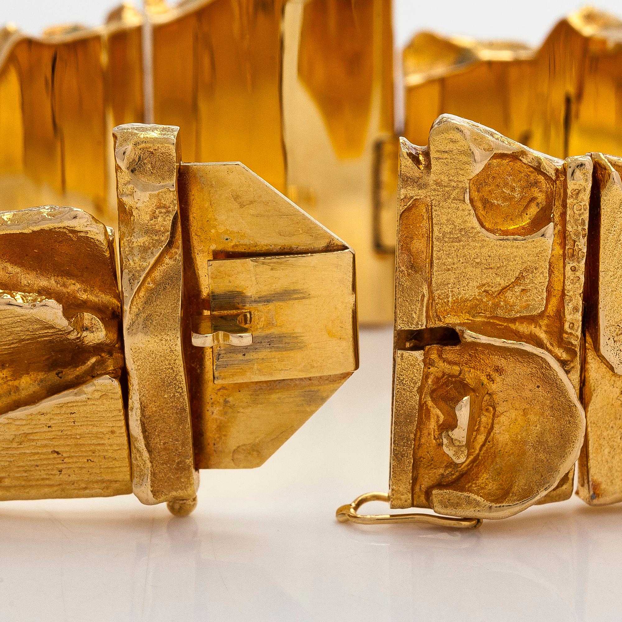 Björn Weckström, Armband, "Tenochtitlan", 18K guld. Lapponia 1970.
