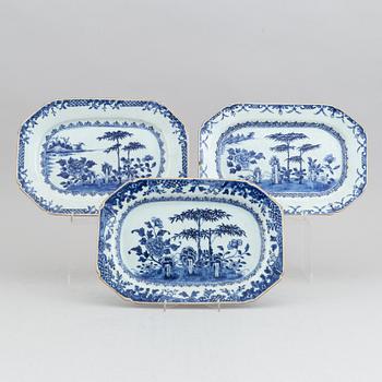 Three blue and white serving dishes, Qing dynasty, Qianlong (1736-95).