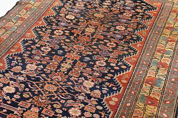 Rug, West Persian, ca 287 x 170 cm.