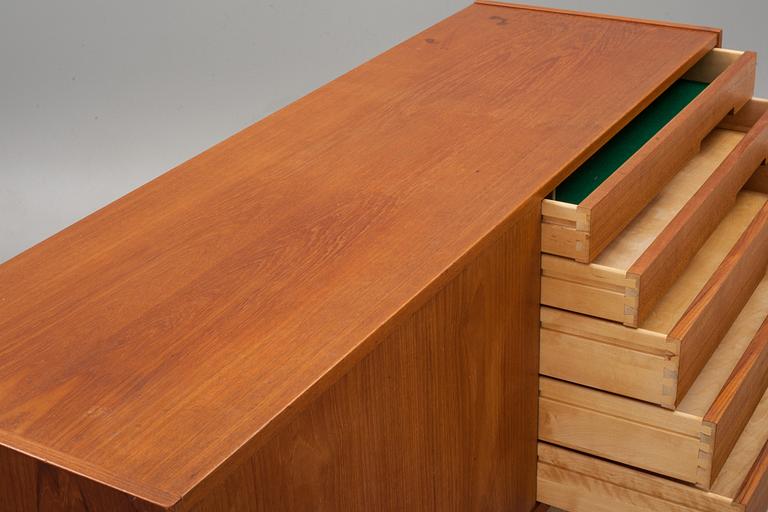 SIDEBOARD, "Lyon",  Nils Jonsson, Troeds.