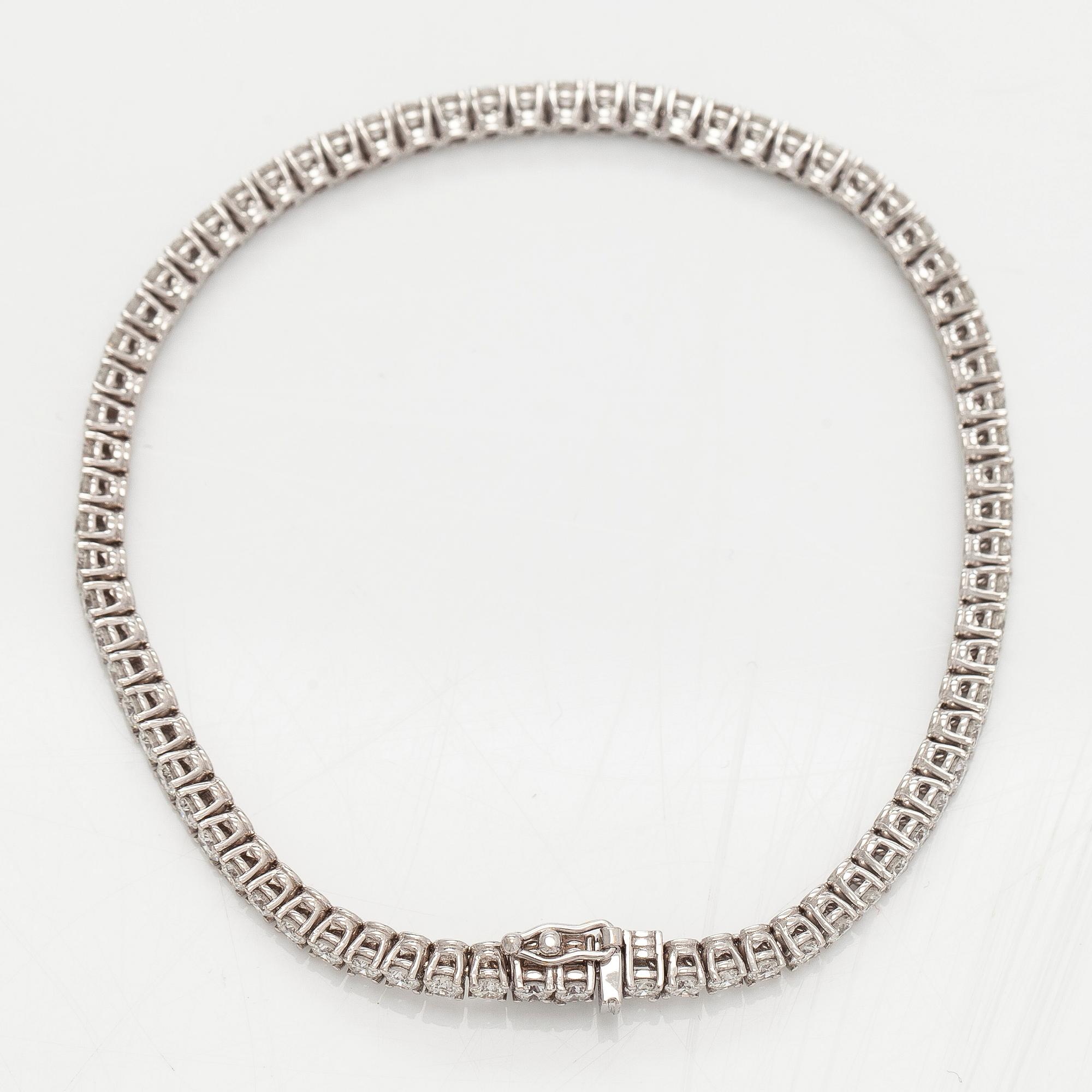 Tennis bracelet, brilliant-cut diamonds, 18K white gold.
