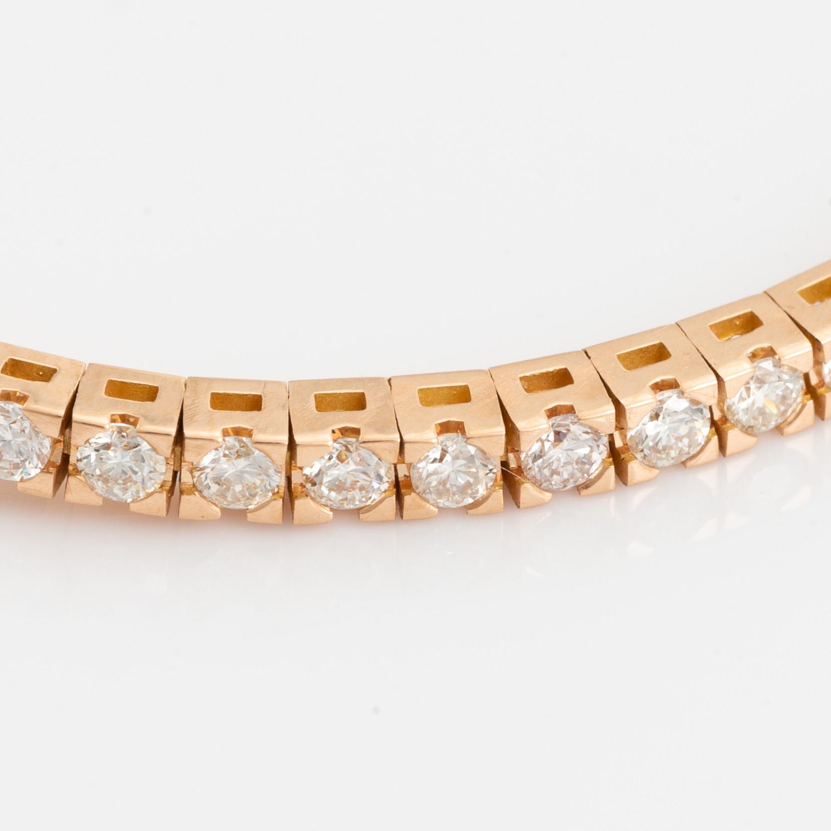Brilliant cut diamond tennis bracelet,