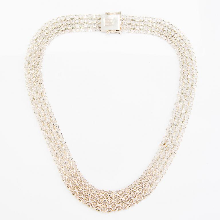 HALSBAND och ARMBAND, sterlingsilver, Kultajousi Oy, Helsingfors.