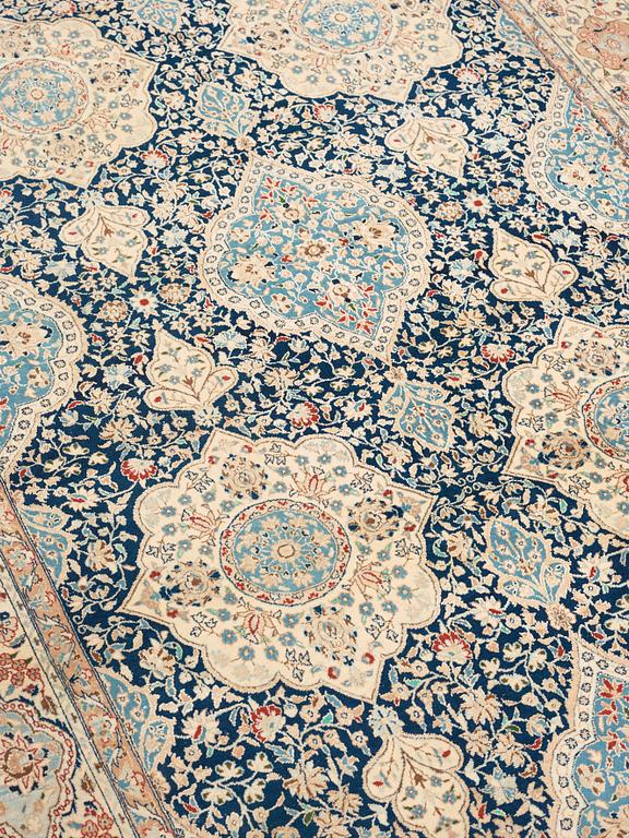 SEMI-ANTIQUE NAIN PART SILK. 248,5 x 172 cm.
