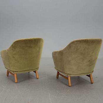 FÅTÖLJER, ett par, 1900-talets mitt, etikettmärkta Maurs möbler, Växjö.