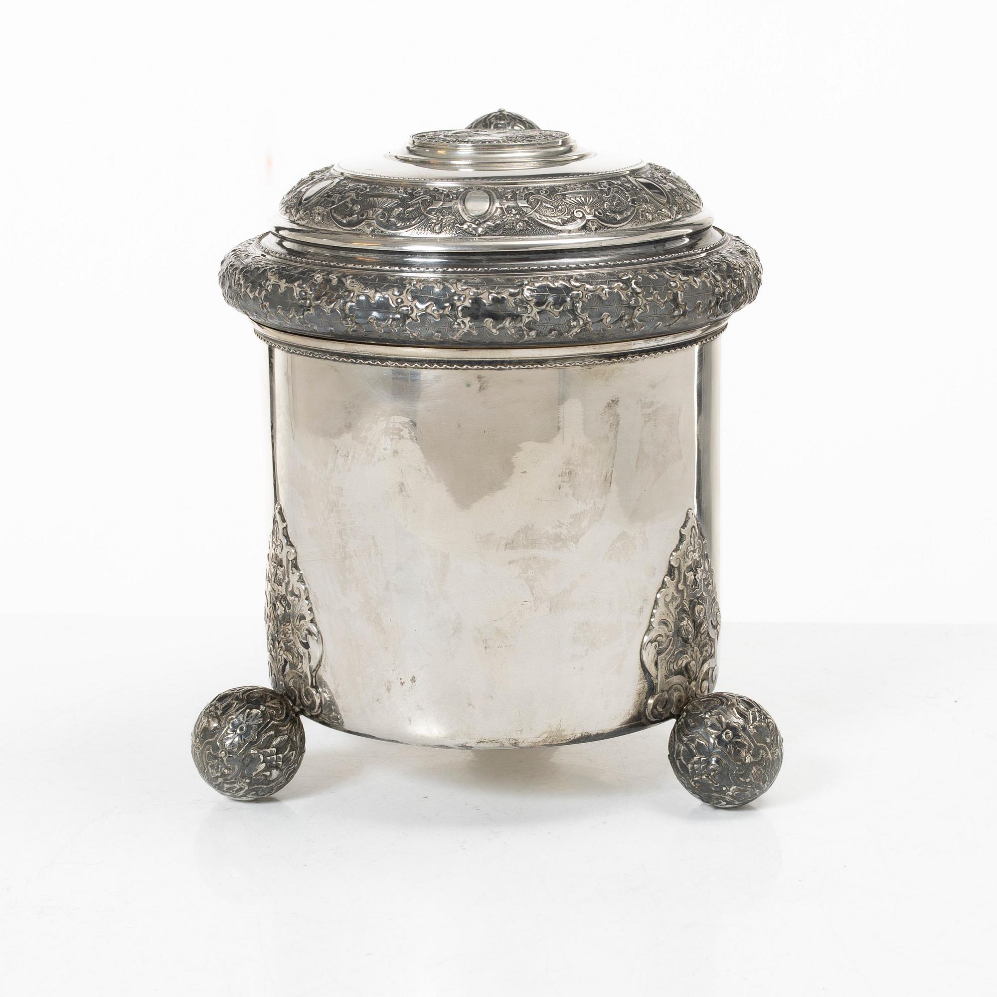 A Swedish silver tankard, mark of Gustaf Löfgren, Stockholm 1901. Baroque style.