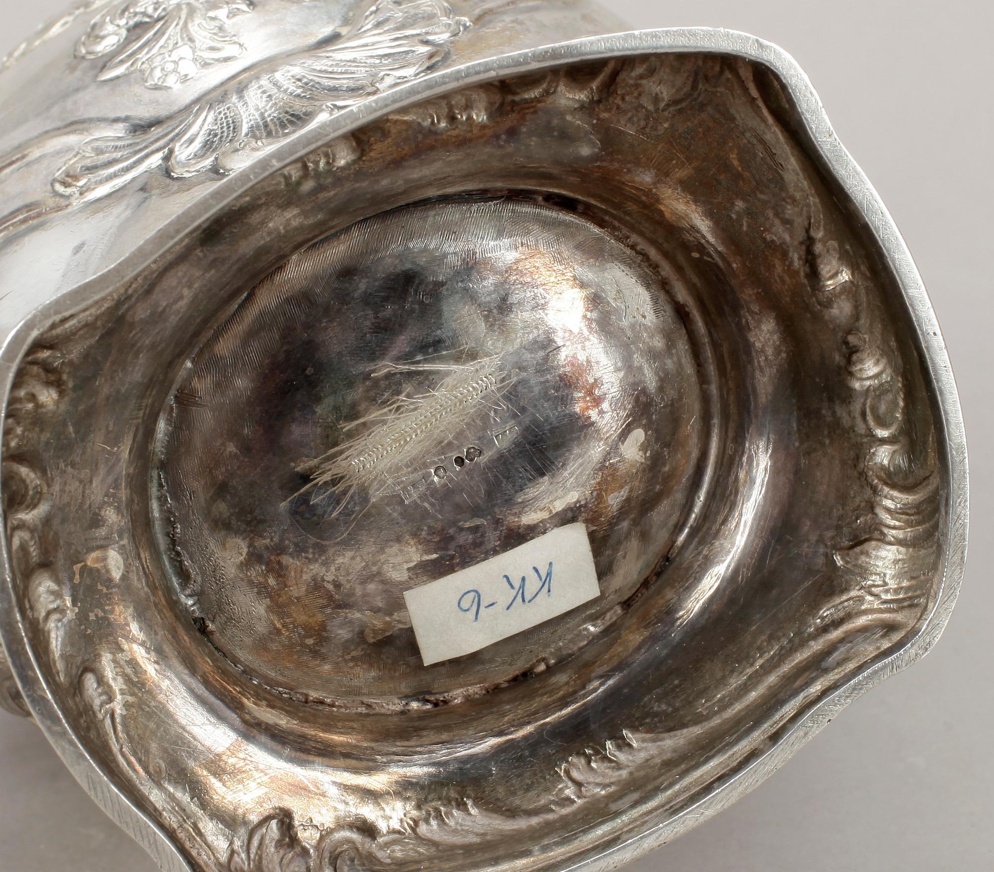 KAFFEKANNA, silver, nyrokoko, Gustav Möllenborg, Stockholm, 1823-1850. Vikt 1158 gram.
