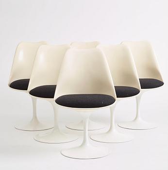 Eero Saarinen, a "Tulip", dining table and 6 chairs, Knoll International, 1960-70's.