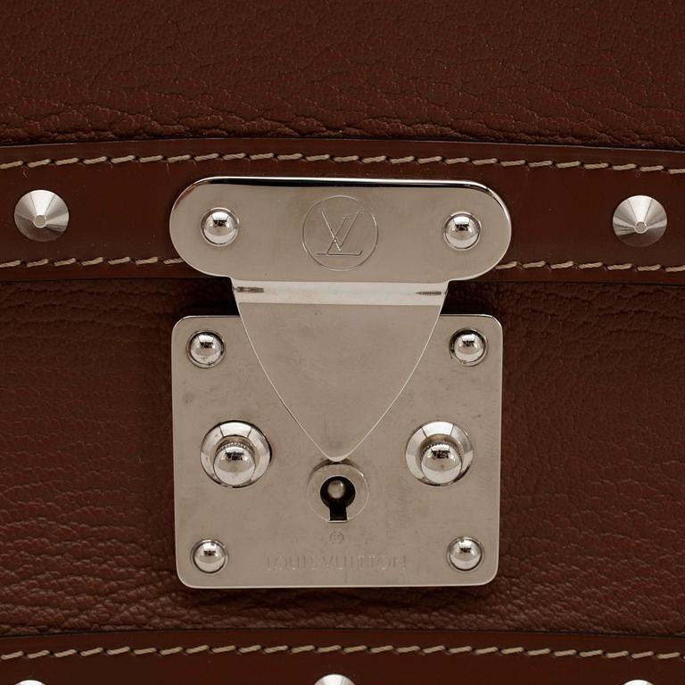 LOUIS VUITTON, a brown leather bag, "Sac rabat".
