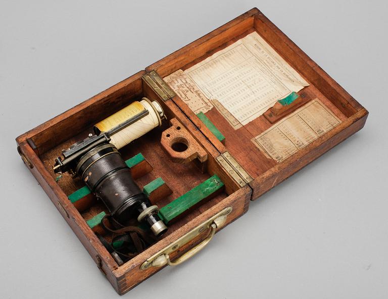 MÄTINSTRUMENT i LÅDA, A. Hurlimann Ponthus & Therrode, Paris, Frankrike. 1900-talets början.