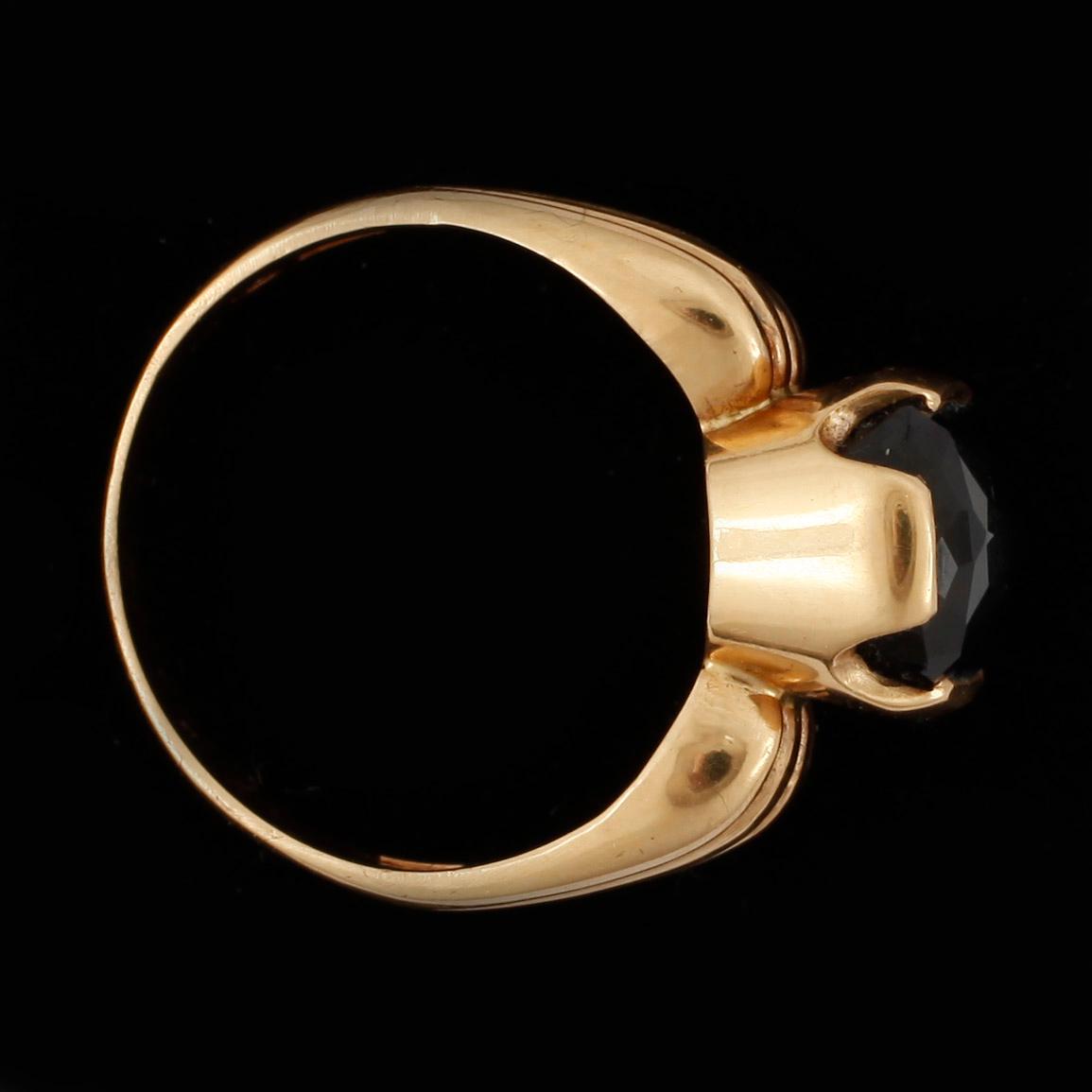 RING, 18k guld, turmalin. Total vikt 8 g.