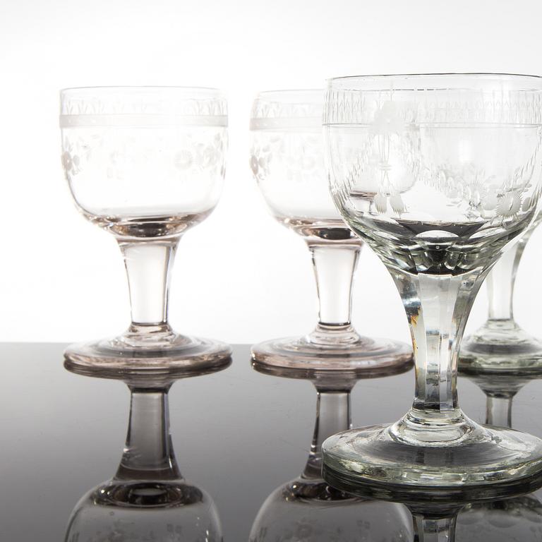 4+4 glasses, late gustavian, beginning of 19th century.