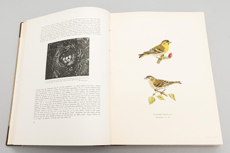 Book, 3 vol, "Svenska Fåglar", M,W & F von Wright. 1924 and 1929 Stockholm.