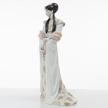 José Luis Santes, figurine, "Chinese beauty", Lladró, Spain, 2012-2022.