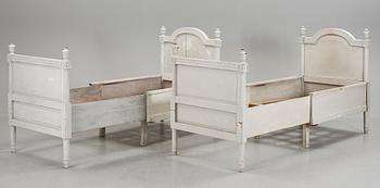 SÄNGSTOMMAR, ett par, 1800-tal.