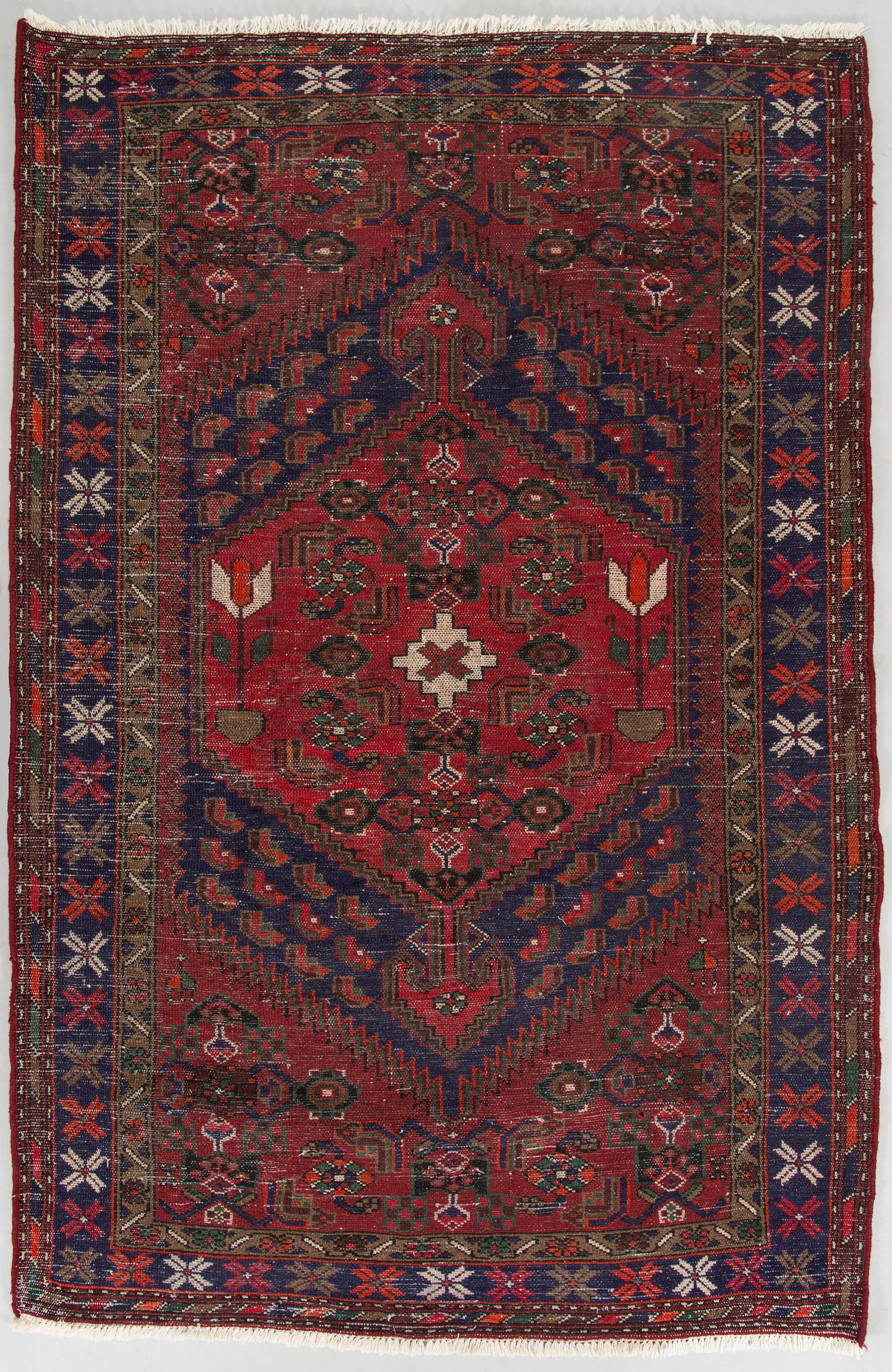 Matto, itämainen, n. 193x127 cm.