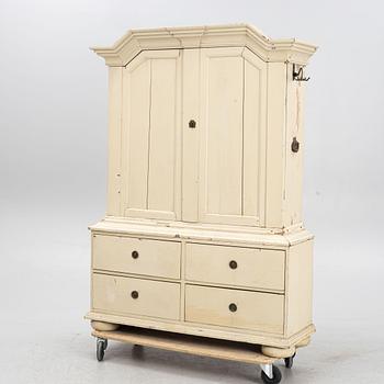 Cabinet, first half of the 19th century.