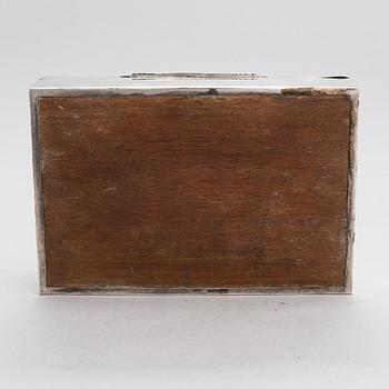 A silver cigar box, Finnish controlmark by Oskar Lindroos, Helsinki 1942.