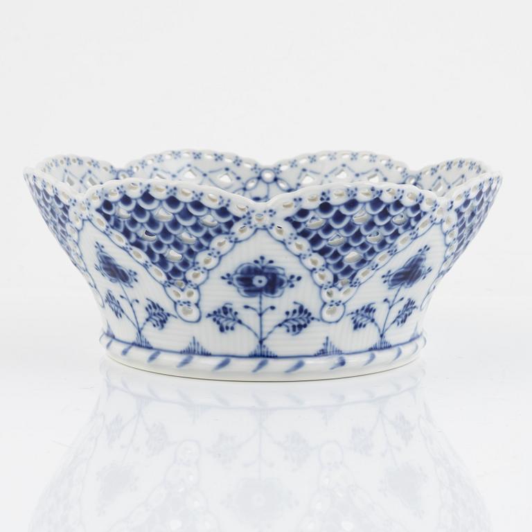 A 'Musselmalet' full-lace porcelain bowl, Denmark, 1979-1983.