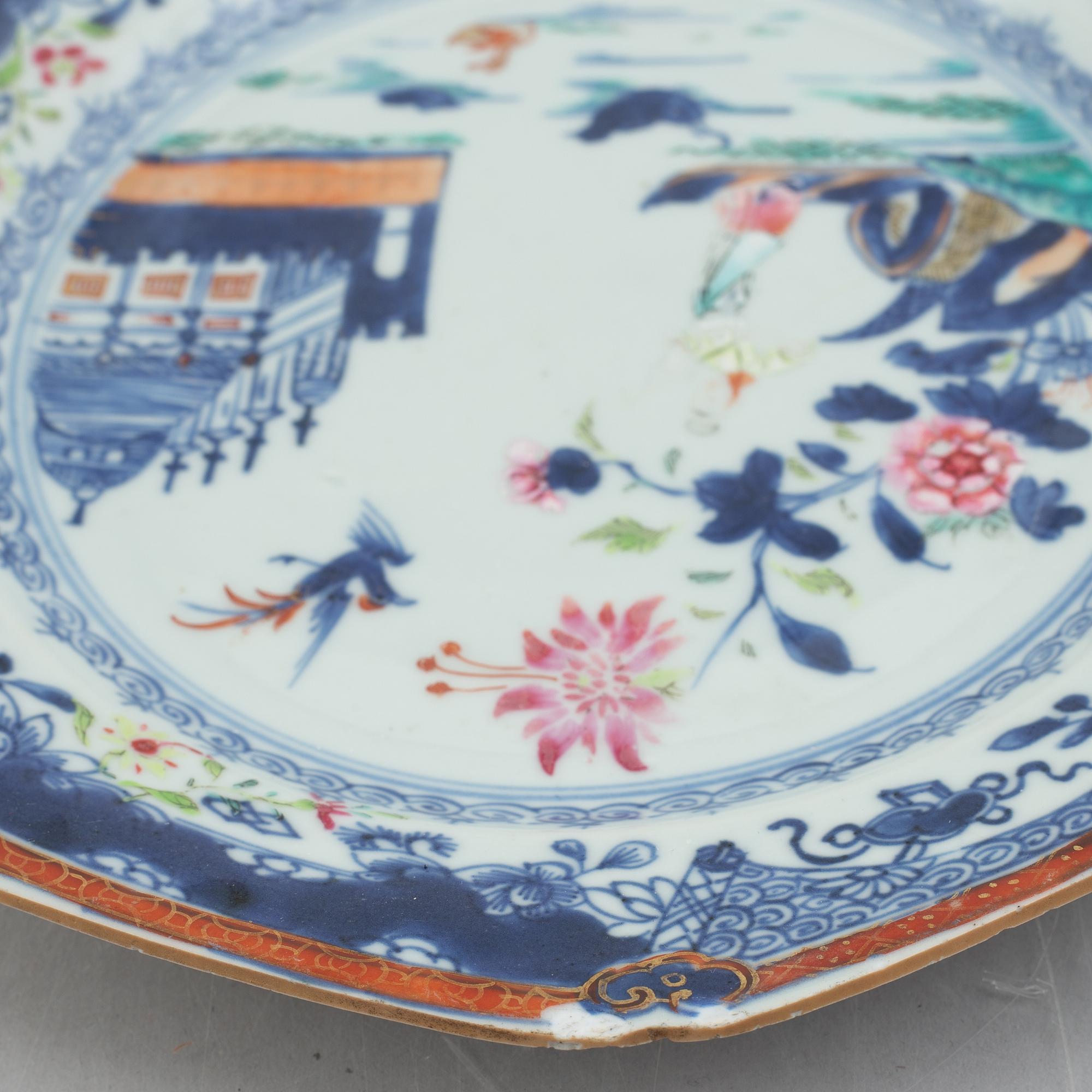 Five pieces of blue and white Chinese porcelain, Qing dynasty, 18th-19th century.