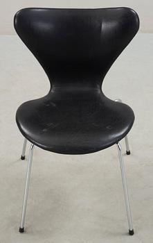 STOL, "Sjuan", Arne Jacobsen, Fritz Hansen, formgiven 1955.