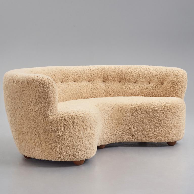 A curved Swedish Modern sofa, 1930-40s.