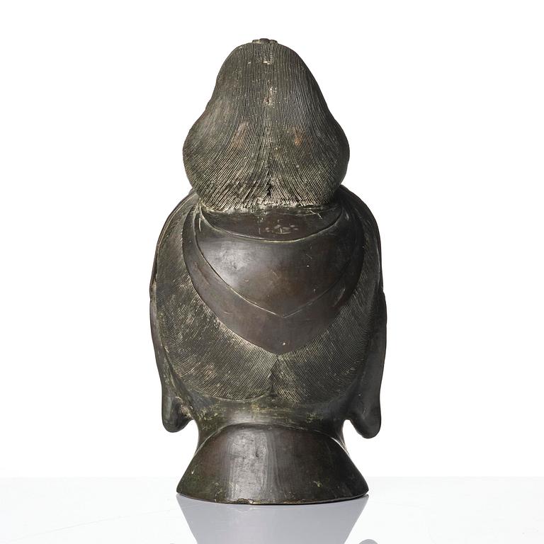 A large Chinese bronze head of Guanyin, late Qing dynasty, 19th century/around 1900.