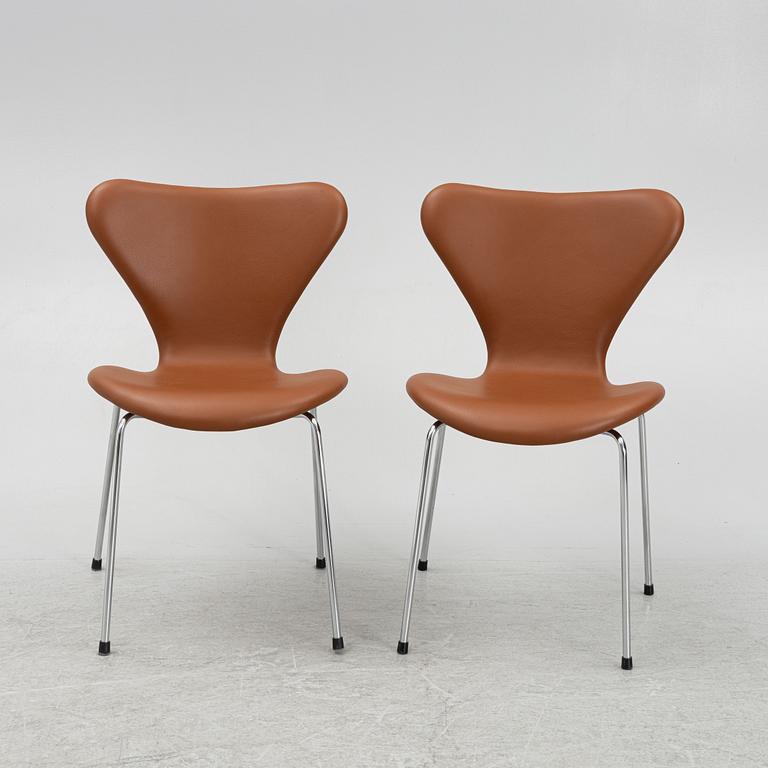 Arne Jacobsen, stolar, 6 st, "Sjuan" för Fritz Hansen, Danmark.
