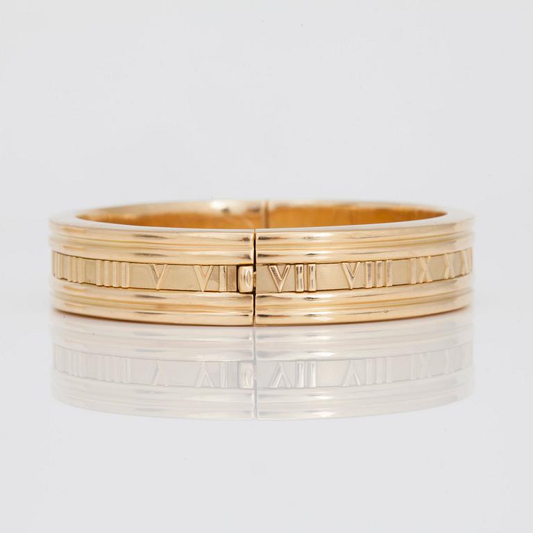 A Tiffany & co gold bracelet.