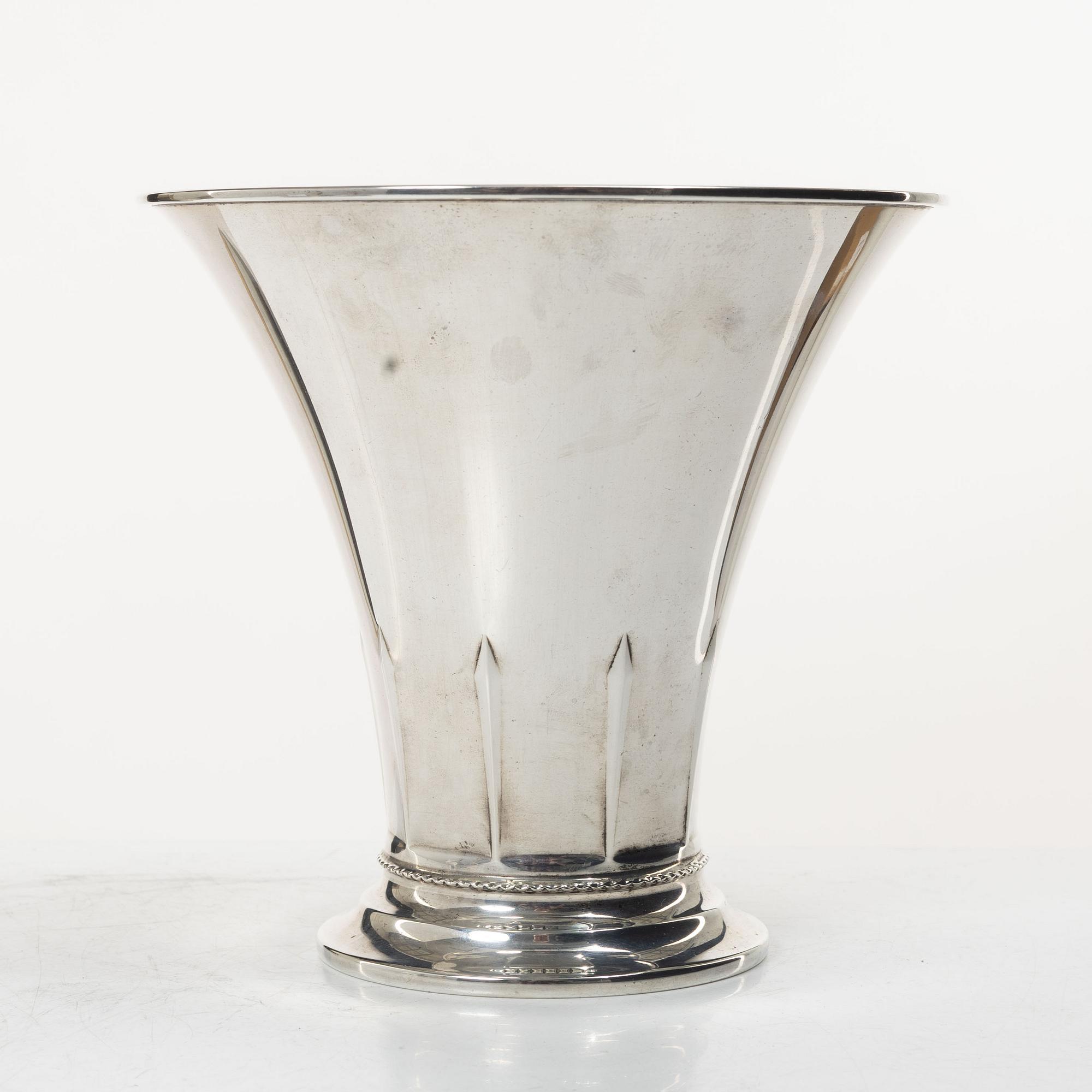 Vase, silver, CG Hallberg, Stockholm, 1929.