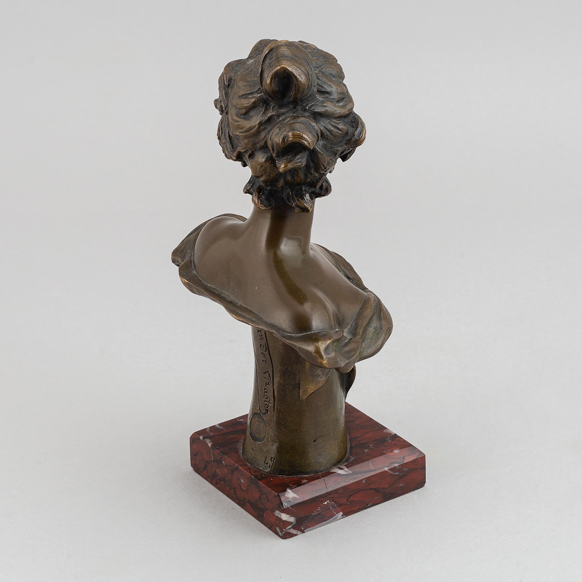 Georges van der Straeten, skulptur. Brons, signerad, gjut.stämpel. Total höjd 22,5 cm.