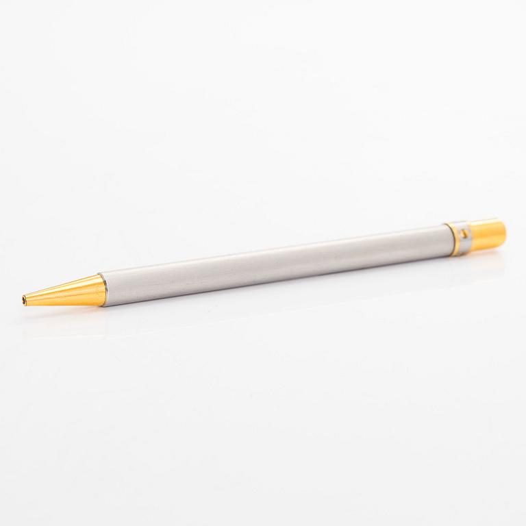 Cartier, a 'Stylo Bille Santos Avec Agrafe' 
ballpoint pen.