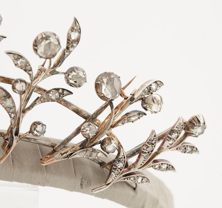 A rose cut diamond tiara/broches.