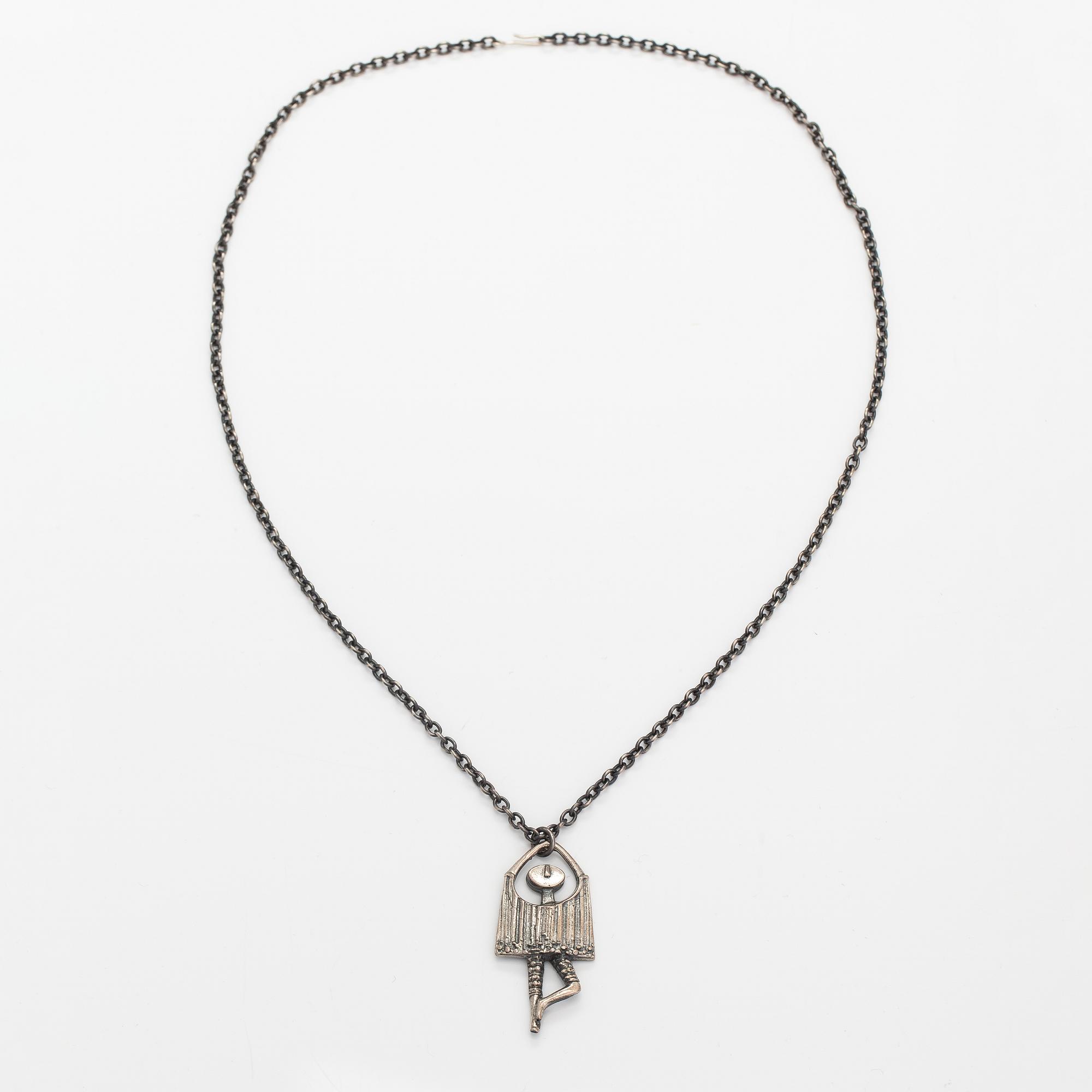 Jorma Laine, Halsband "Dansare", sterlingsilver. Turun Hopea, Åbo.