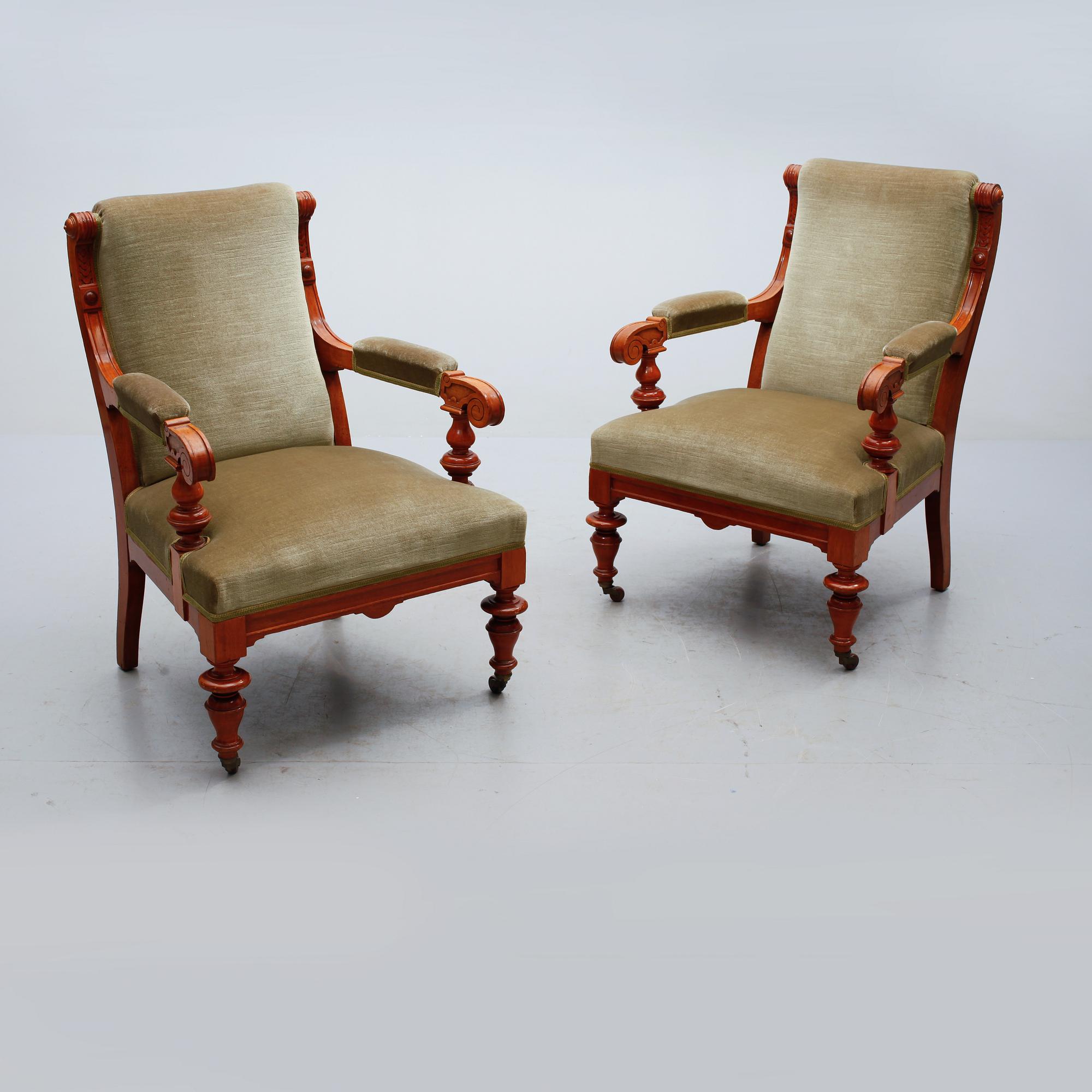 FÅTÖLJER, ett par, nyrenässans, sent 1800-tal.