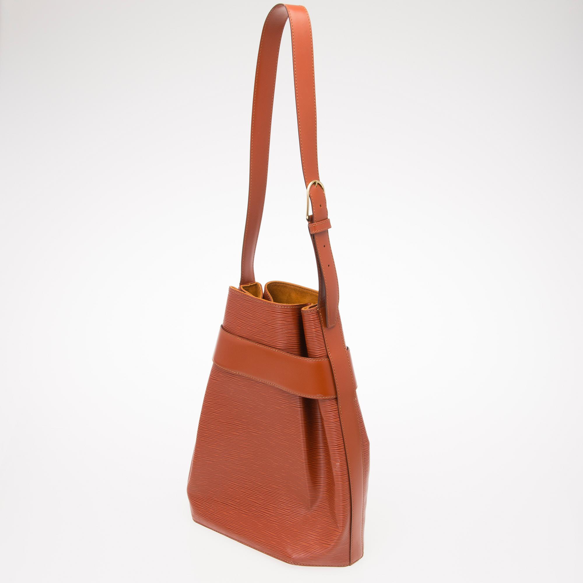 LOUIS VUITTON, "Epi Sac D'Epaule GM", VÄSKA.