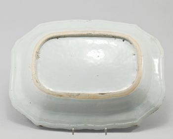 UNDERFAT, porslin, Kina, 1700-tal.