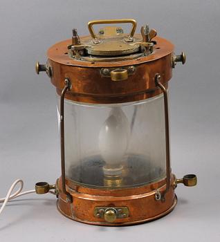 LYKTA, koppar, mässing och glas. 1900-talets första hälft.