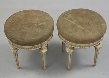 TABURETTER, ett par, gustaviansk stil, 1900-tal.