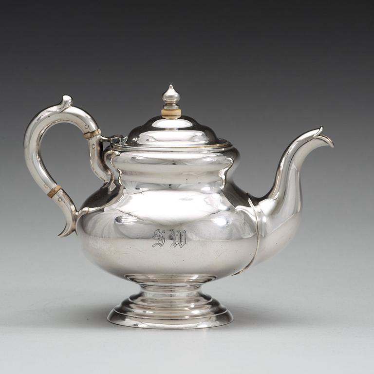 MICHAEL PEIPPO, S:t Petersburg 1859, tekanna, silver.