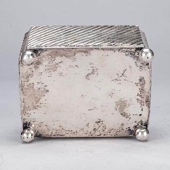 DOSA, silver, Wien, Österrike-Ungern, ca 1900. Totalvikt 326 g.