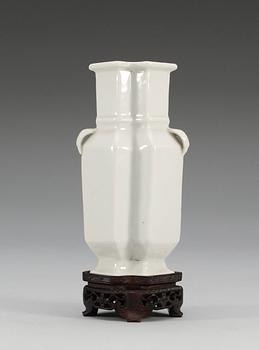 A blanc de chine double gourd vase, Qing dynasty.