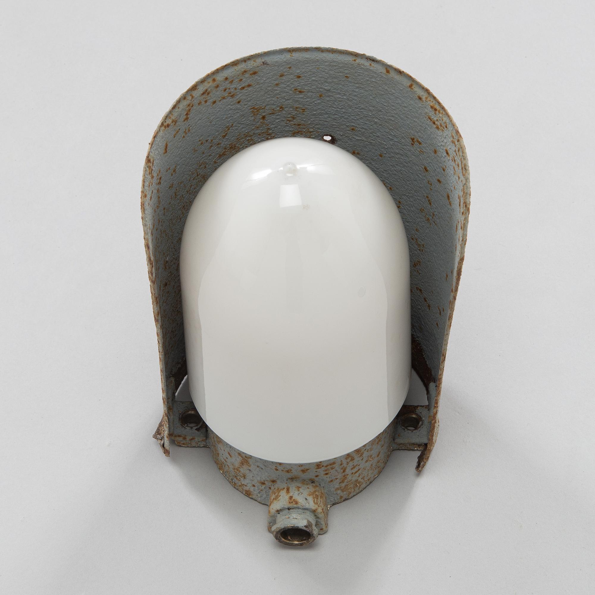 Paavo Tynell, A 1930s outdoor wall light, model 7307-16, Taito Oy, Finland.