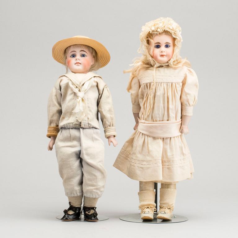 Two bisque dolls, ca 1900.