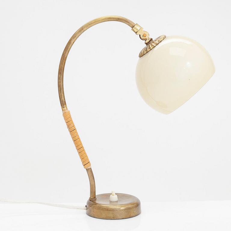 Bordslampa, model 61040, Idman, 1900-talets mitt.