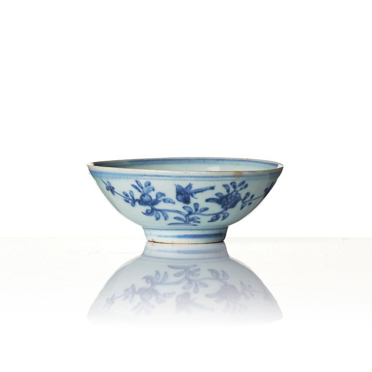 A blue and white bowl and a dish, Ming dynasty (1368-1644).