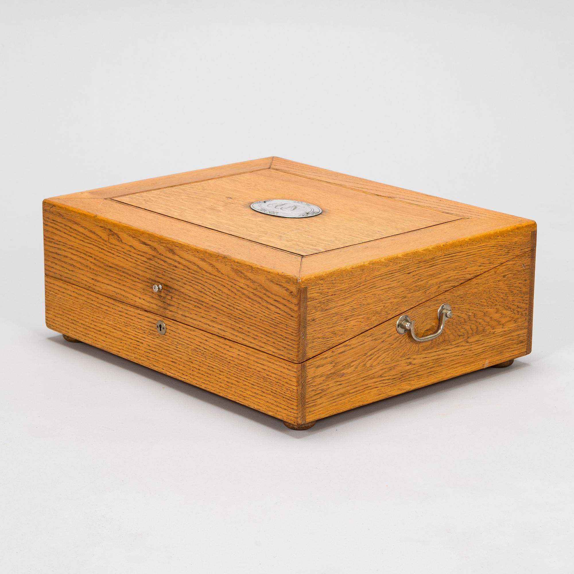 A 112-piece set of silver cutlery in lined wooden box, 'Chippendale', Kultakeskus, Hämeenlinna 1951-2006.