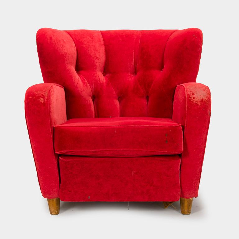 A mid-20th century armchair.