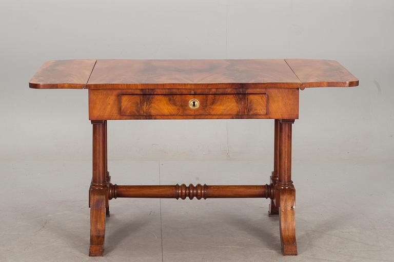 KLAFFBORD, empire, 1800-talets första hälft.